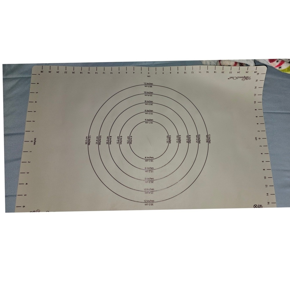 Pampered Chef Pastry Mat Silicone Baking Dough Rolling Guide 24x18 White